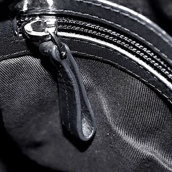 WBALLY Black Leather Trainspotting Work Tote w/ Black Striped Crossbody Strap - Picture 10 of 16